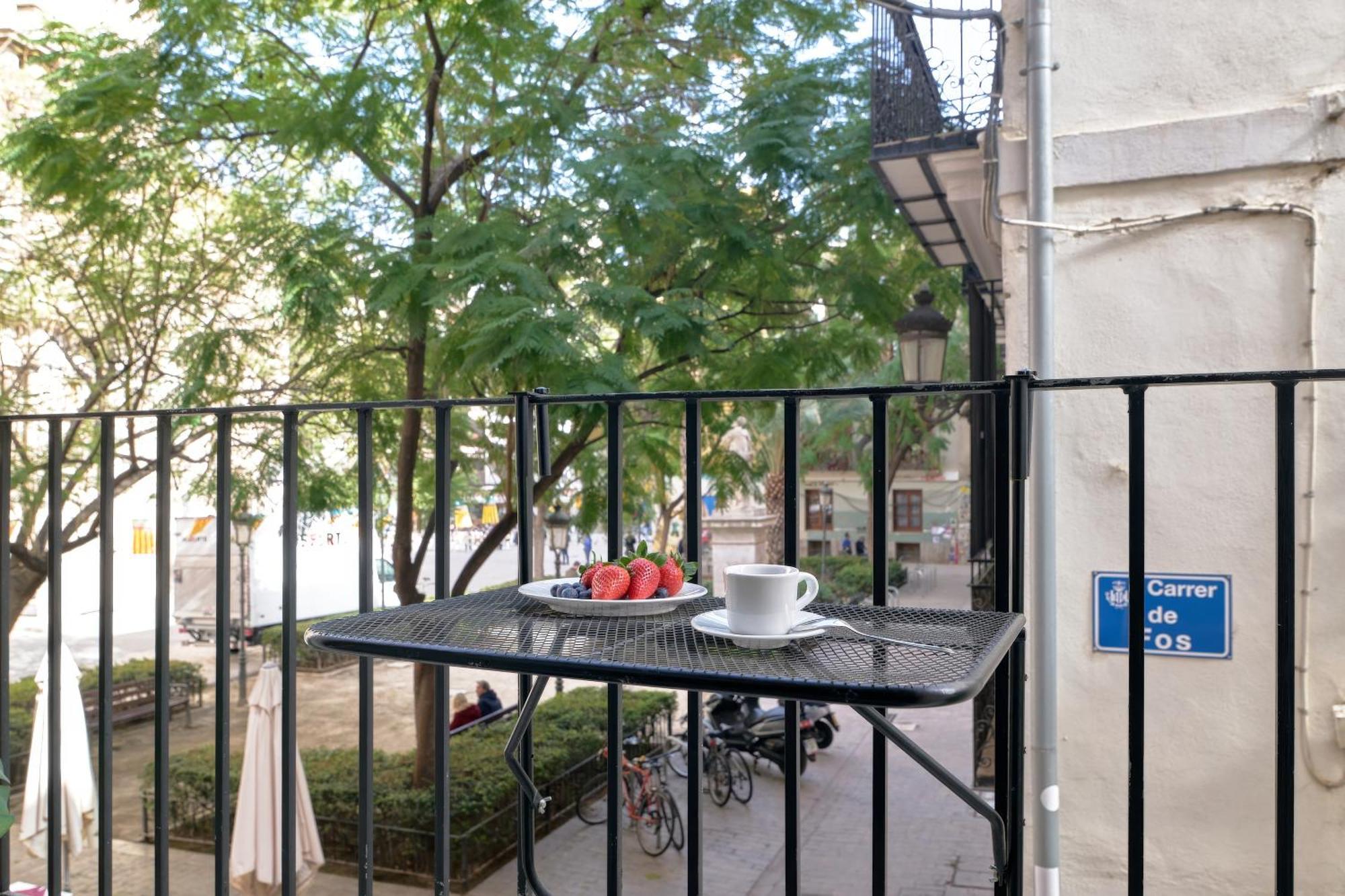 Apartamento De Diseno En La Plaza Del Carmen F1 Valencia Exterior photo